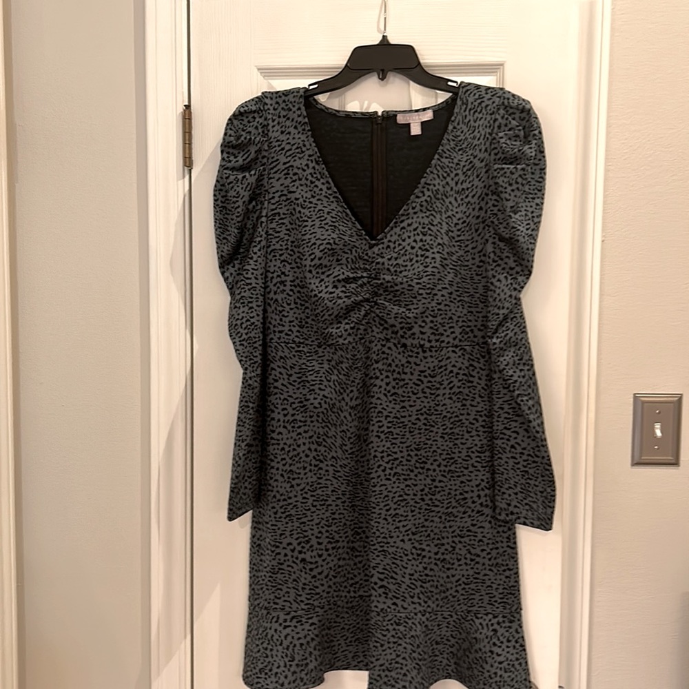 Never Worn- V neck dress with grayish blue/black pattern
